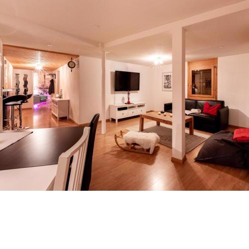 - Apartment im Herzen AROSAS - grossräumig, stylisch & zentral
