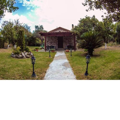 Πέτρινο σπίτι με αυλή - Stonehouse with garden