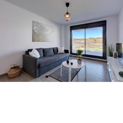 083 - Modern and Luxurious 2 Bedroom Apartment