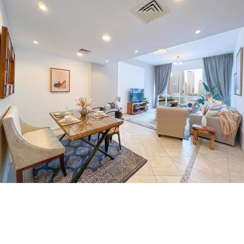 1 Bed Room Apartment with Boho Interior Canal View