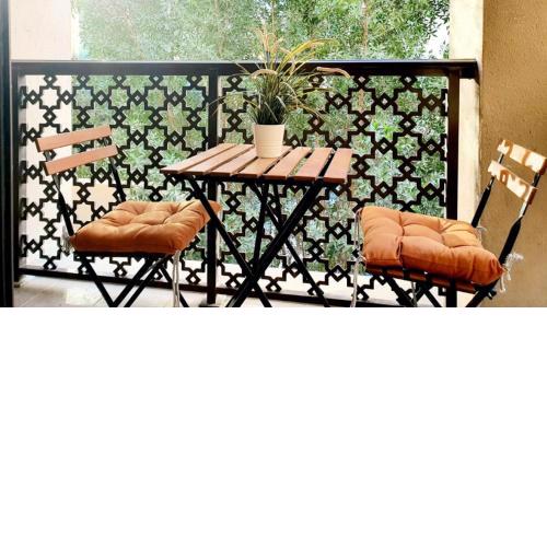 1 Bedroom Apartment in Downtown Old Town with Garden View