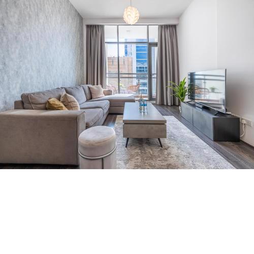 1 Bedroom Apartment with city view