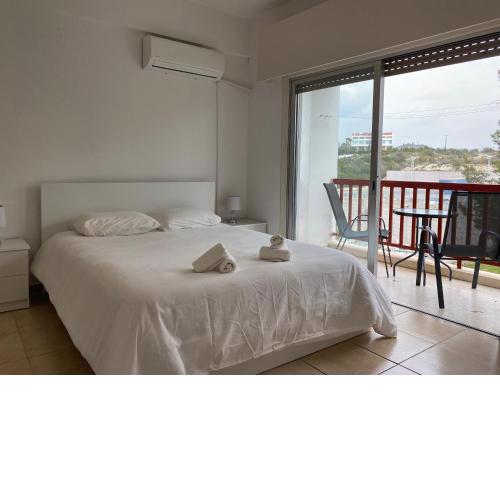 1-bedroom flat 200m from the beach in tourist area