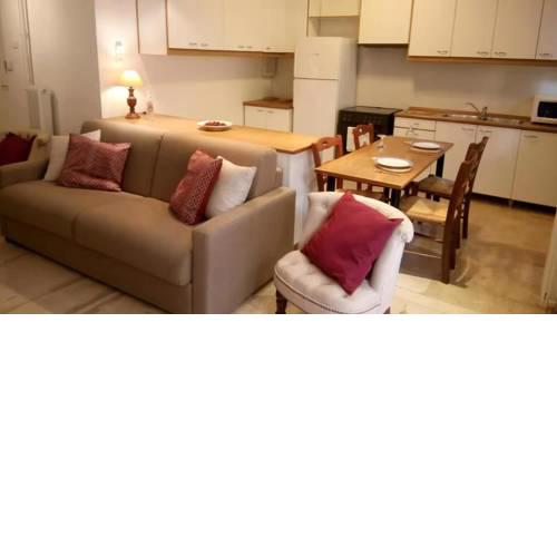 1 Bedroom flat with sofa bed in Palaio Faliro