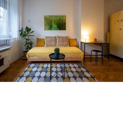 1 bedroom, garden, free parking, good coffee