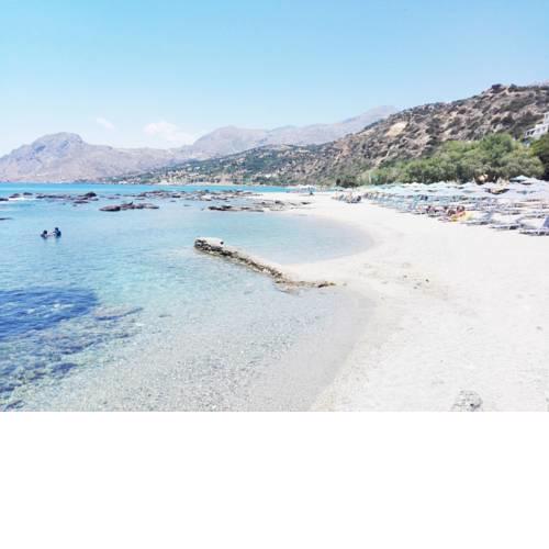 1 min. to Sandy Beach, Calm, Spacious, Central apt.