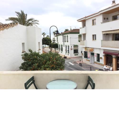1½ min. walk from the beach