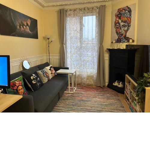 1 Nice Seperate Room Renting in Center Paris