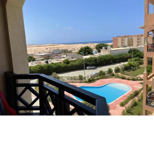 شالية بالرووف 100 متر للأيجار بقرية ايماريتس هايتس بالساحل الشمالي بمنطقة رأس الحكمة- Chalet for rent with roof 100 m at Emirates Heights