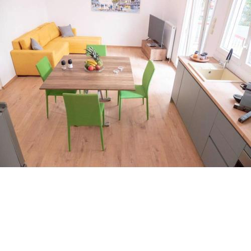 100% City Center + Backyard + Luxury Renovated !!!