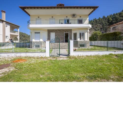 1000 Pine Trees Maisonette