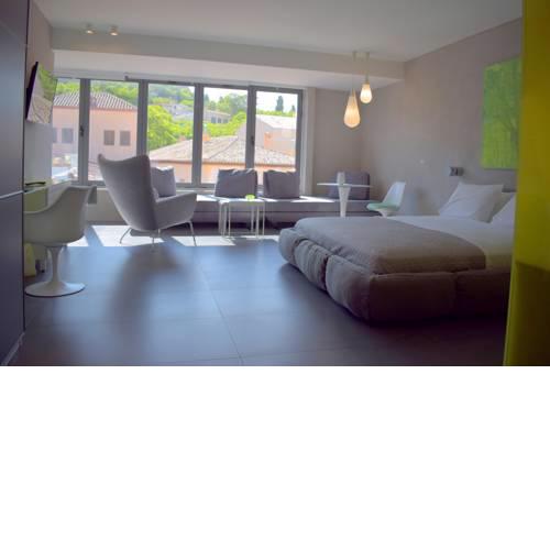101 Adrianou Apartments