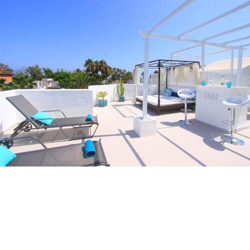 1108 Beachfront 2 apartments with roofterrace 80mtrgt; beach 3 pools
