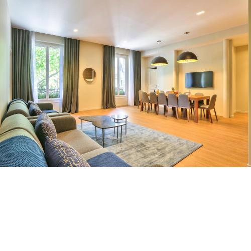 119 - Urban Spacious Apartment Sebastopol
