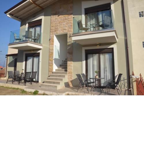 12 DOORS APARTMENTS