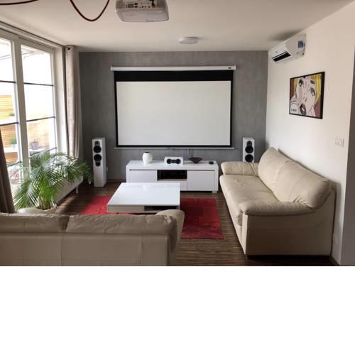 120m2 apartment with home cinema and AC