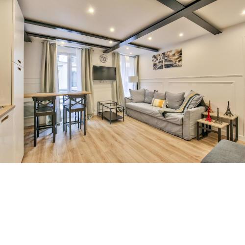 13 Luxury Flat eiffel design 2