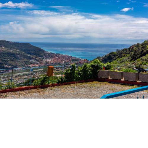 135 - Residence Stella, casa 1 vista mare 10 minuti dalla Spiaggia in macchina, parcheggio privato gratis