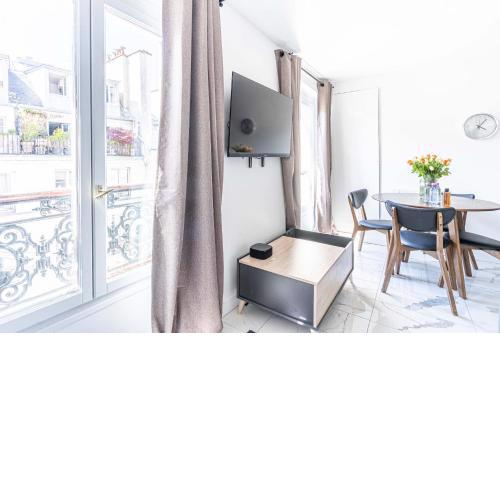 143 - Urban Charming Flat in Center of Paris