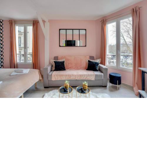 145 Suite Marc, Large Studio, Paris Center