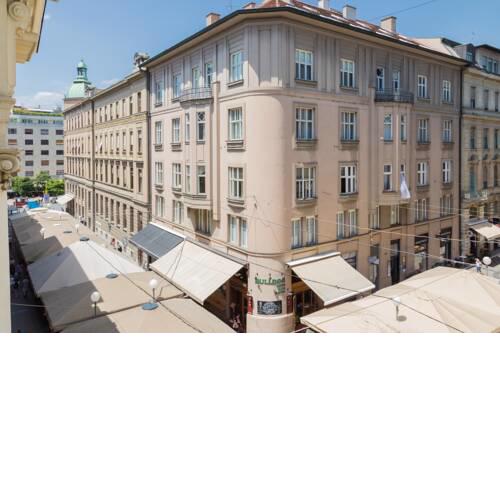 150sqm Main Square Apt!-4 Units-Great for Groups!