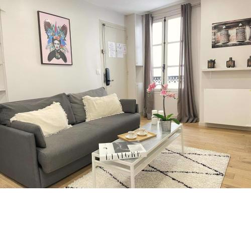 1621- Saint Lazare Opera - 1BR Apartment