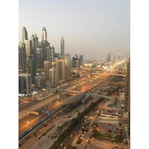 180° Sheik Zayed Road balcony views 2BR in JLT