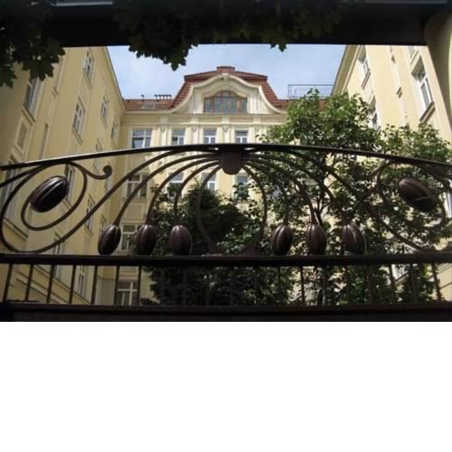 18th Century Genuine Viennese Experience, 2 min to subway