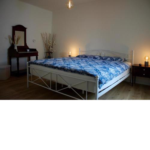 1912 - Blue Room - old town
