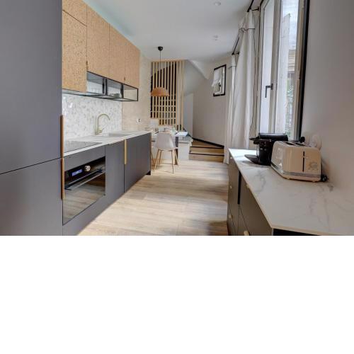 194 Suite Parisian house