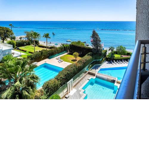1b Beachront Pool & Gym apt - Ermitage beach