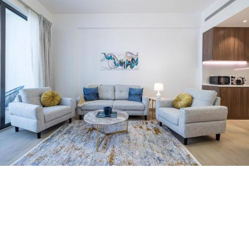 1BDR Apartment in La Mer with Sea View