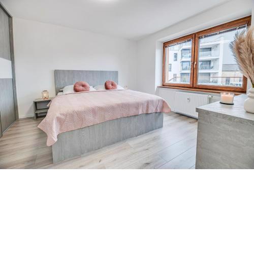 1BDRM with view of the castle