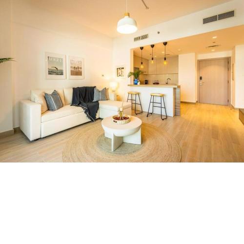 1br Apartment In Waters Edge Hosted By Voyage