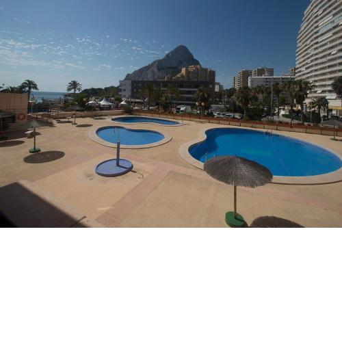 1st floor in Edf Zafiro with views of the sea and the pools
