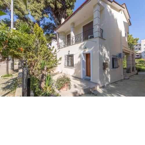 2- Bedroom Modern villa near The Mall Athens