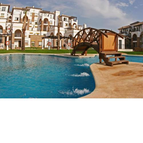 2 bed apartment with pools and spa