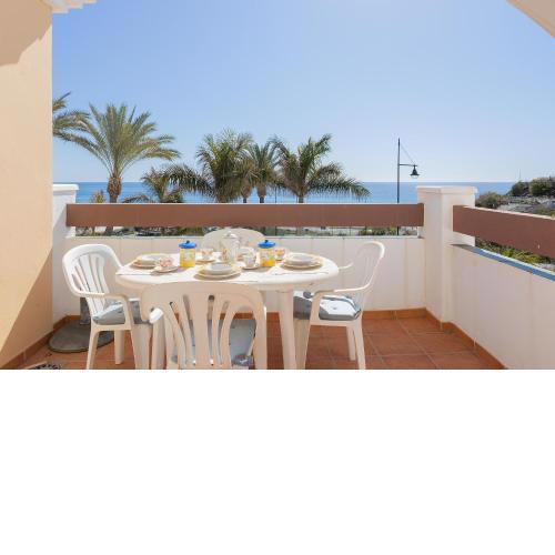 2 Bed Apt on Peñoncillo Beach