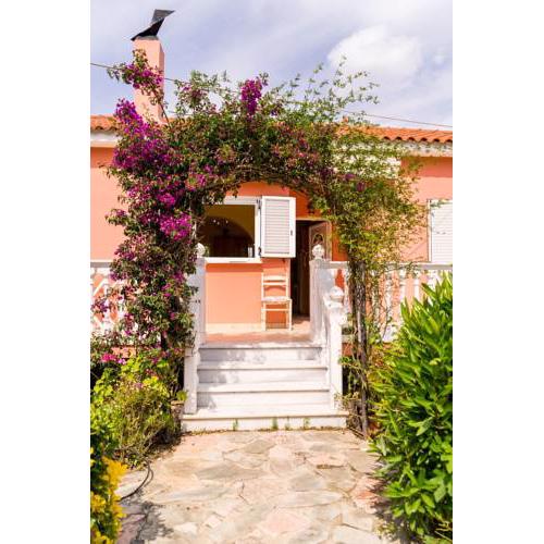 2 bed house with mountain view