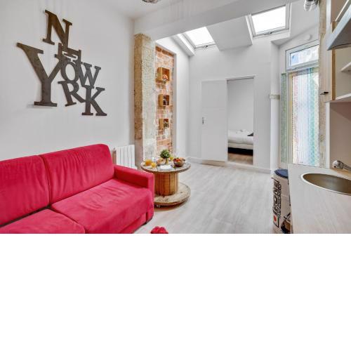 2 Bed Modern Fully Furnish Flat,Close to Buttes Chaumon Park