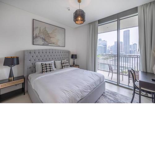 2 Bedroom Apartment in 52\42 with canal views