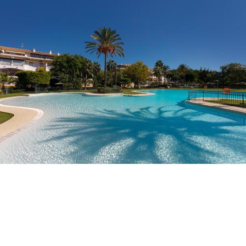 2 Bedroom Apartment in Dama de Noche, Puerto Banus