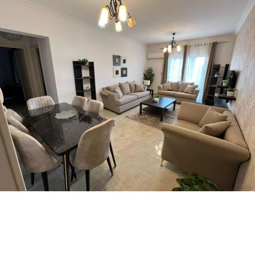 2 bedroom apartment in rehab cityy