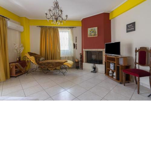 2 Bedroom Apartment in South Athens