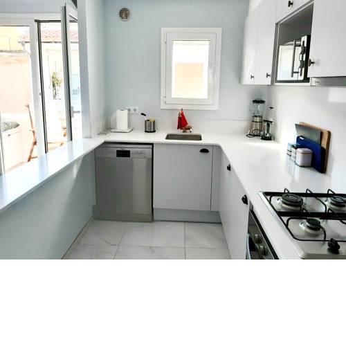 2 bedroom apartment in the old town, close to the beach