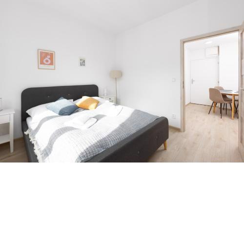 2 bedroom apartment with a terrace near the metro