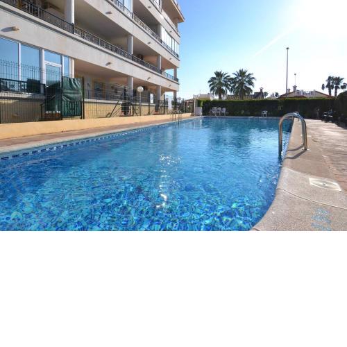 2 Bedroom Apartment with pool and beach
