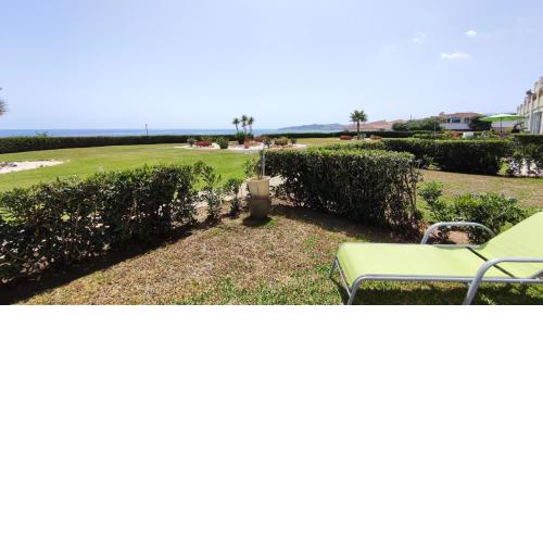 2 bedroom apartment with sea views