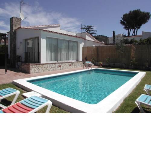 2 bedroom holiday home with privat pool