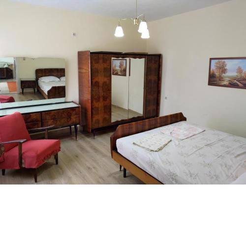 2 Bedroom house in center of Tirana (parking)